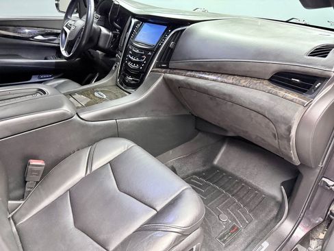 Used 2016 Cadillac Escalade ESV Platinum image 11
