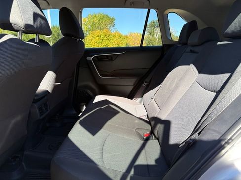 Used 2022 Toyota RAV4 LE image 11