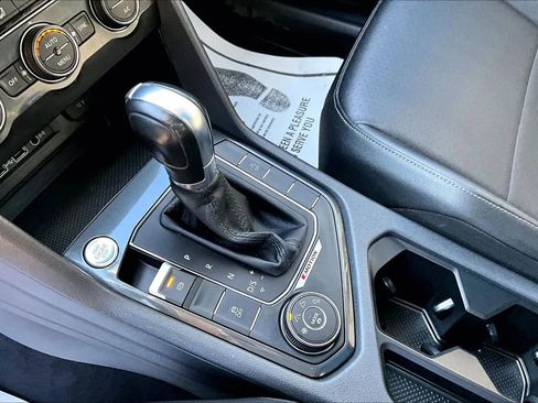 Used 2018 Volkswagen Tiguan SEL image 14