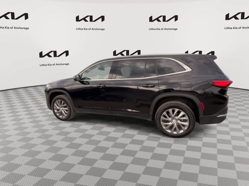 Used 2025 Buick Enclave Preferred AWD/4WD image 8