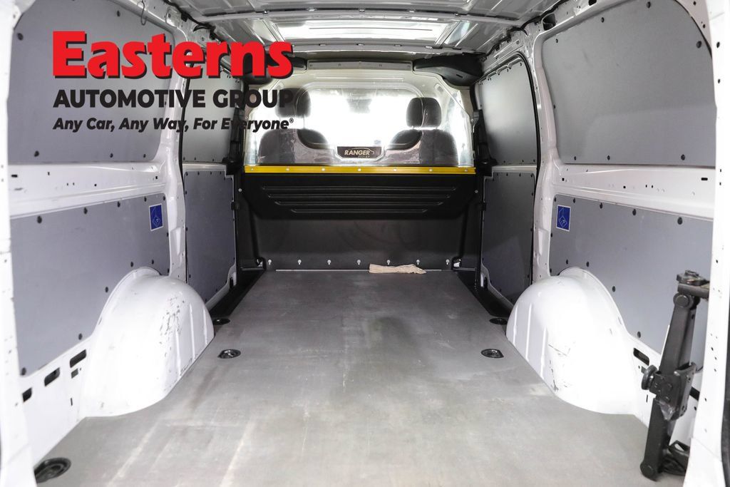 Used 2022 Mercedes-Benz Metris image 9