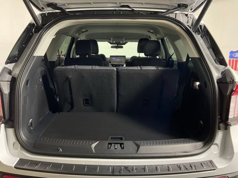 New 2026 Ford Explorer Active RWD image 11