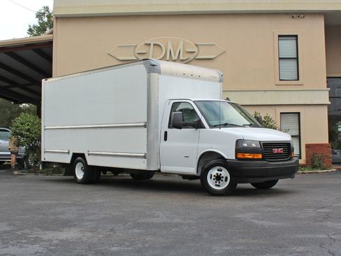 Used 2021 GMC Savana 3500 Extended w/ Power Convenience Package image 4