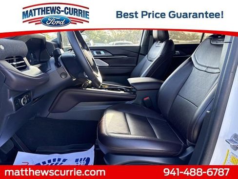 Certified 2025 Ford Explorer Platinum image 9