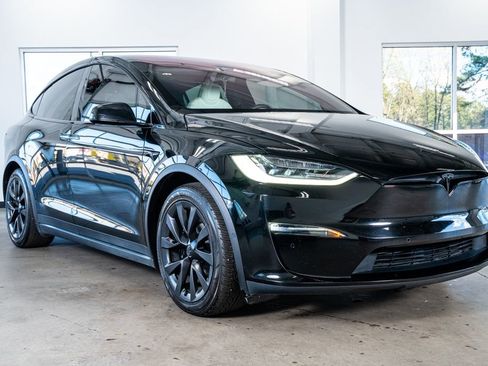 Used 2022 Tesla Model X Plaid image 4
