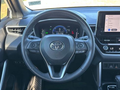 Used 2023 Toyota Corolla Cross XSE image 16
