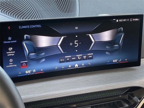 Certified 2025 BMW M440i Coupe w/ Premium Package image 31