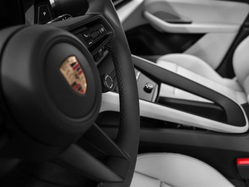 New 2025 Porsche Macan 4S Electric image 35