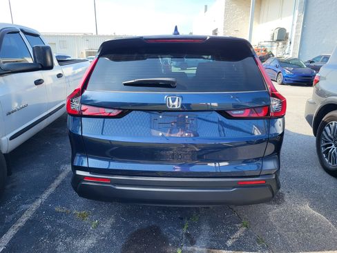 Used 2023 Honda CR-V LX image 5