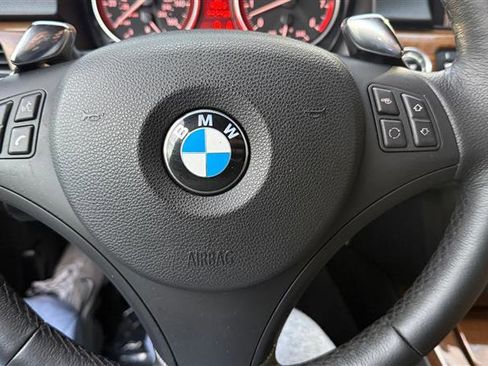 Used 2009 BMW 335i Convertible image 25