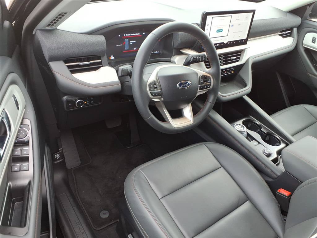 Used 2026 Ford Explorer Active w/ Active Comfort Package AWD/4WD image 10