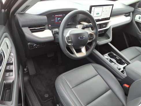 Used 2026 Ford Explorer Active w/ Active Comfort Package AWD/4WD image 10
