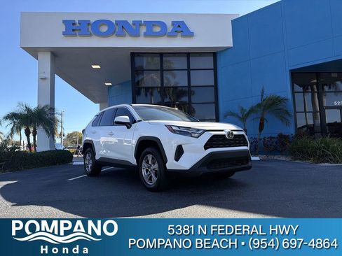 Used 2022 Toyota RAV4 XLE w/ Convenience Package image 1