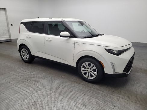 Used 2023 Kia Soul LX image 11