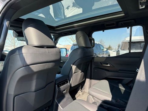 Certified 2024 Lexus GX 550 w/ Accessory Package (2T) image 17