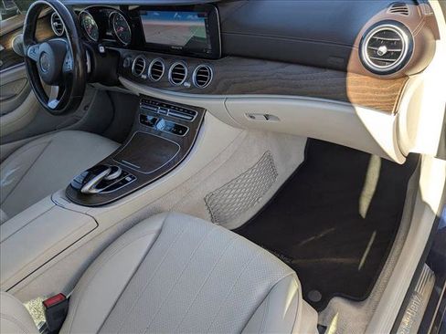 Used 2018 Mercedes-Benz E 300 image 21