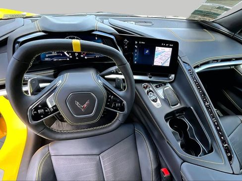 Used 2025 Chevrolet Corvette Stingray Premium Conv w/ 3LT RWD image 15