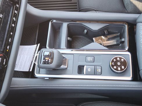 New 2026 Nissan Pathfinder SV AWD/4WD image 19
