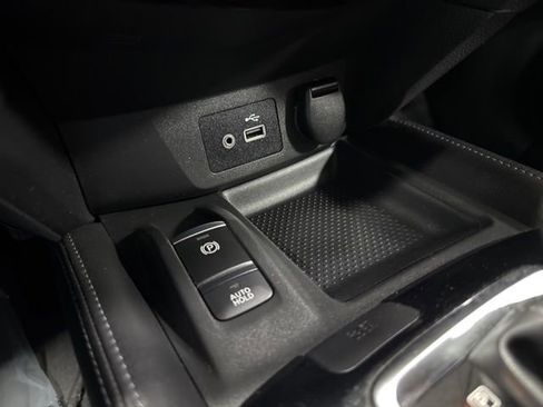 Used 2018 Nissan Rogue SL w/ Premium Package image 23