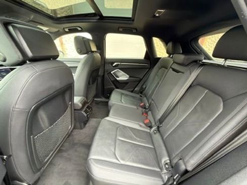 Used 2020 Audi Q3 2.0T Premium w/ Convenience Package AWD/4WD image 24