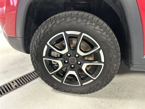 Used 2025 Jeep Compass Trailhawk w/ Trailhawk Convenience Group AWD/4WD image 9