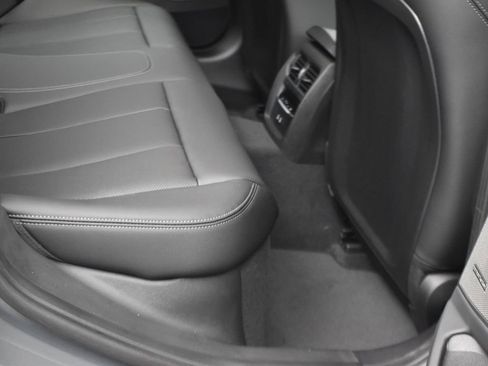 New 2026 BMW 330i Sedan w/ M Sport Package image 17