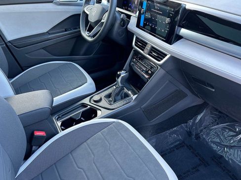 New 2026 Volkswagen Taos SE image 15