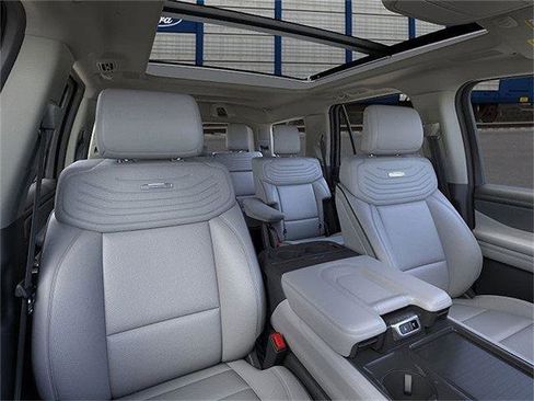 New 2025 Ford Expedition Platinum w/ Platinum Ultimate Package image 10