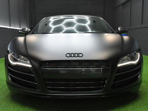 Used 2010 Audi R8 V10 AWD/4WD image 3