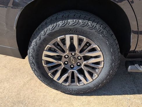 New 2026 Chevrolet Tahoe Z71 w/ Comfort Package image 3