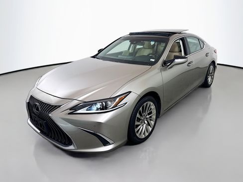 Used 2019 Lexus ES 350 Luxury image 3