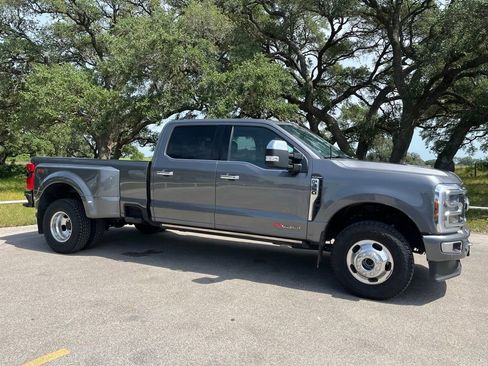 Used 2024 Ford F350 Platinum AWD/4WD image 3