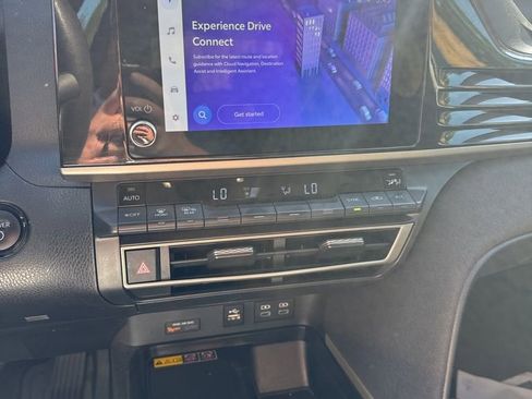 Used 2025 Toyota Camry LE image 10