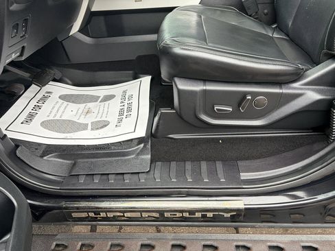 Used 2019 Ford F250 Lariat w/ Lariat Ultimate Package image 26