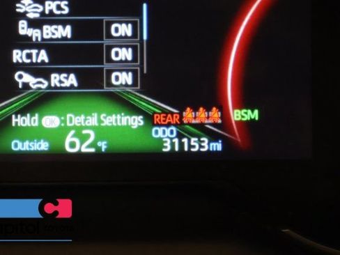 Used 2025 Toyota RAV4 XLE AWD/4WD image 15