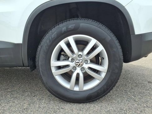 Used 2017 Volkswagen Tiguan S FWD image 22