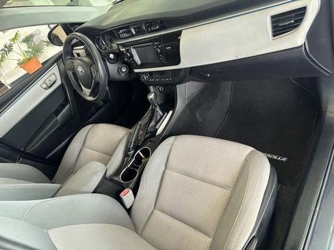 Used 2015 Toyota Corolla LE FWD image 12