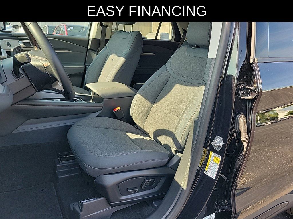 Used 2026 Ford Explorer Active AWD/4WD image 16