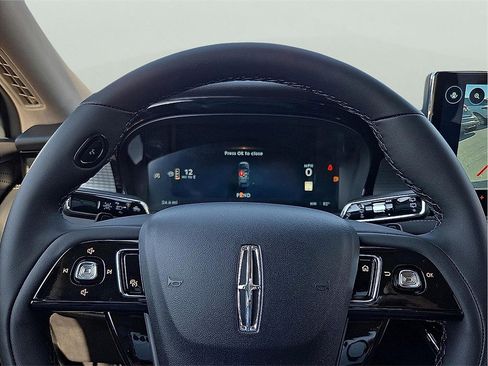 New 2026 Lincoln Corsair Premiere image 19