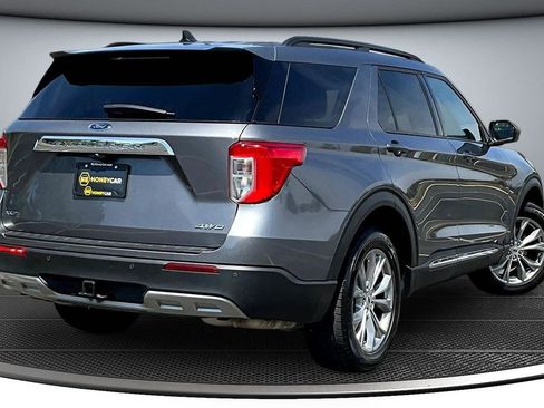 Used 2023 Ford Explorer XLT w/ Equipment Group 202A AWD/4WD image 6