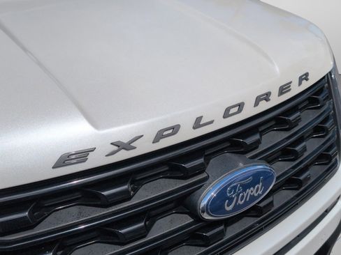 Used 2017 Ford Explorer Sport w/ Equipment Group 401A image 12