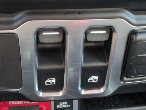 Used 2021 Jeep Wrangler Rubicon AWD/4WD image 23