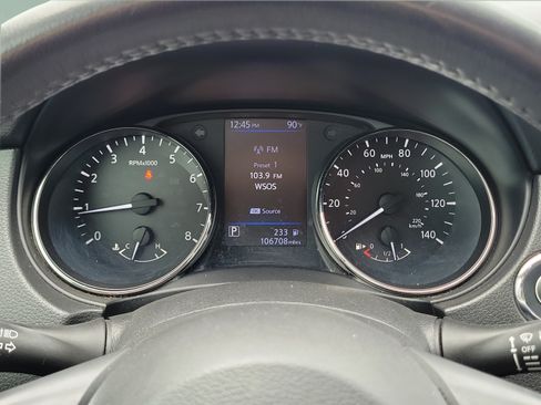 Used 2019 Nissan Rogue SV w/ Premium Package FWD image 27