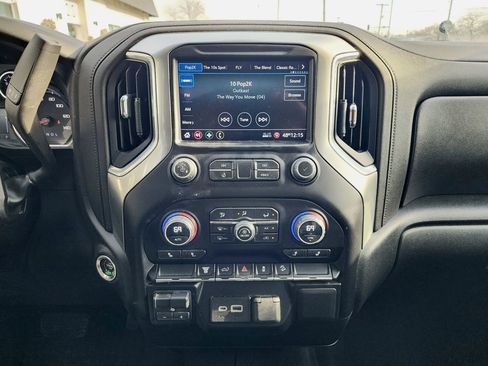 Used 2023 Chevrolet Silverado 2500 LT w/ Convenience Package image 18