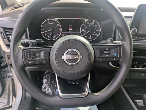 Used 2023 Nissan Rogue SV image 20