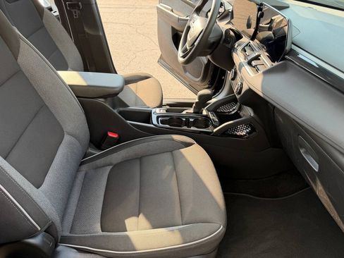 Used 2025 Chevrolet TrailBlazer LS FWD image 17