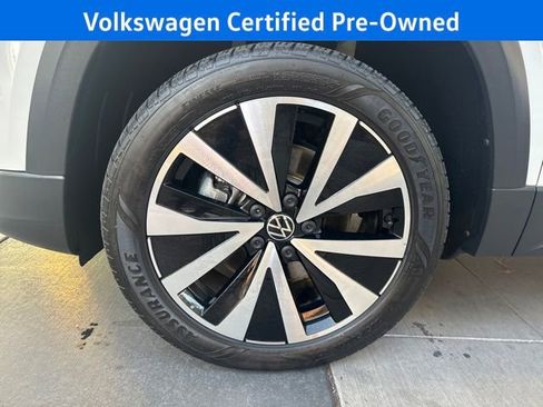 Certified 2023 Volkswagen Taos SE image 28
