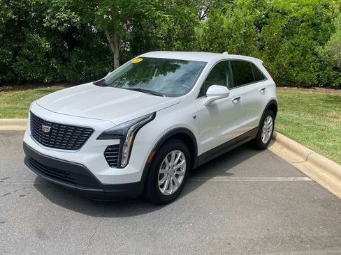 Used 2023 Cadillac XT4 Luxury FWD image 3