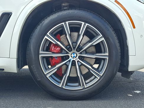 Used 2022 BMW X5 xDrive40i w/ M Sport Package AWD/4WD image 8