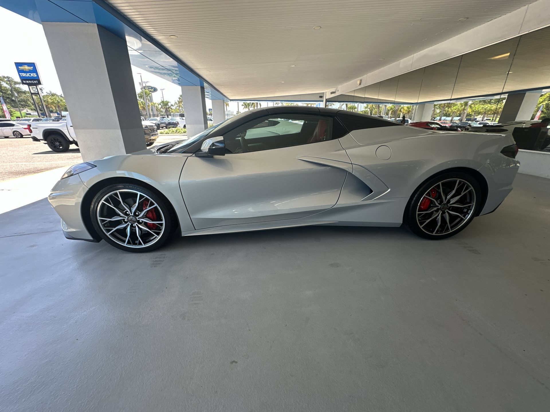 Used 2024 Chevrolet Corvette Stingray Premium Conv w/ Battery Protection Package RWD image 12